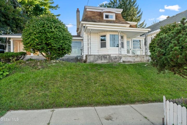 722 Salina Street, Schenectady, NY