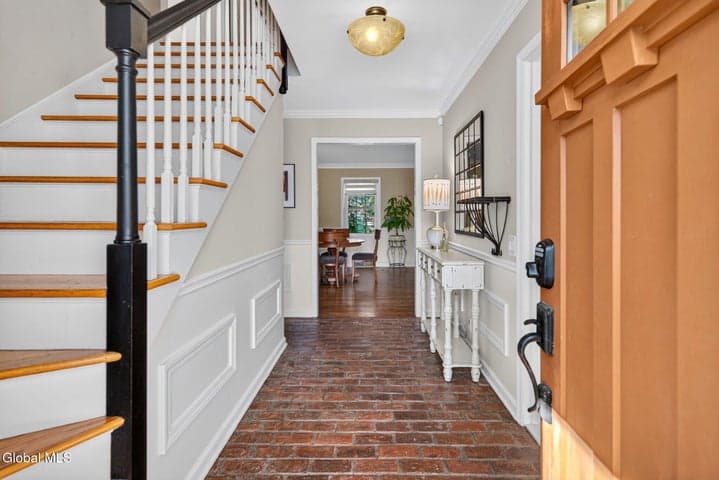 41 St Agnes Lane, Loudonville, NY, photo 2