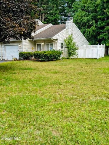 152 Tallow Wood Drive, Clifton Park, NY, photo 3