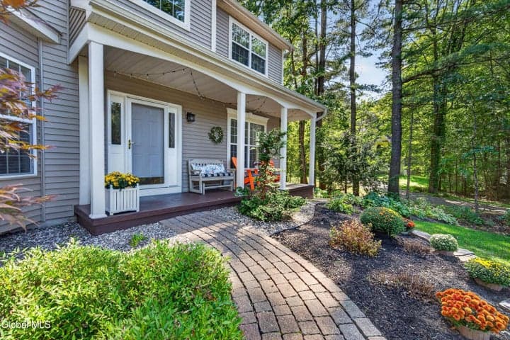 4 Fenimore Place, Wilton, NY, photo 4