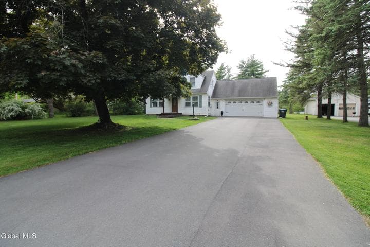 197 Conqua Lane, Schenectady, NY, photo 3