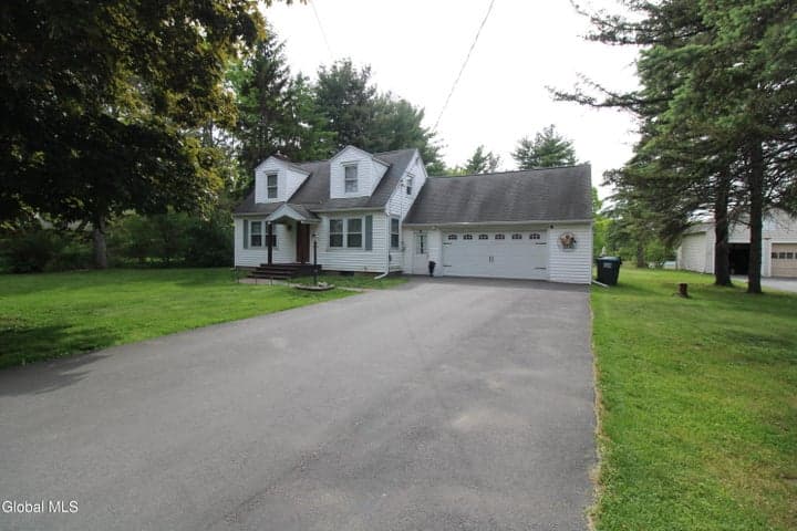 197 Conqua Lane, Schenectady, NY, photo 2