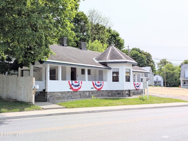 4 Palmer Avenue, Corinth, NY, photo 1