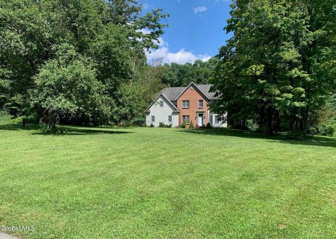 5 King James Court, Saratoga Springs, NY