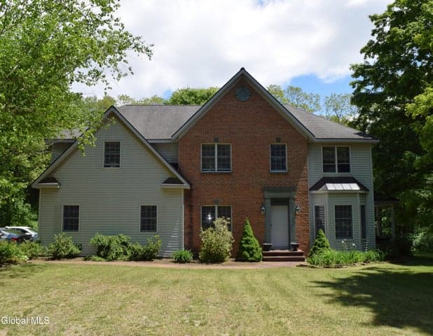5 King James Court, Saratoga Springs, NY, photo 2