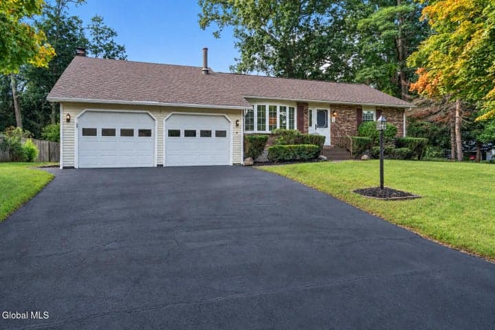 132 Sylvia Lane, Rotterdam, NY, photo 1