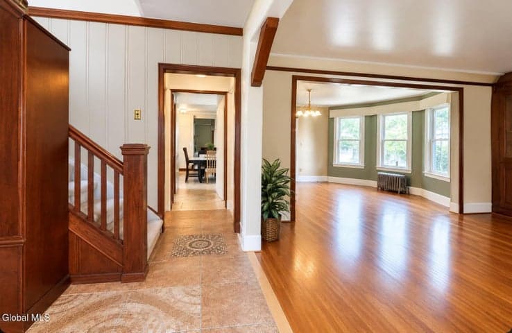 1033 Eastern Avenue, Schenectady, NY