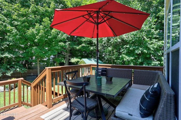 7 Emerald Lane, Saratoga Springs, NY, photo 3