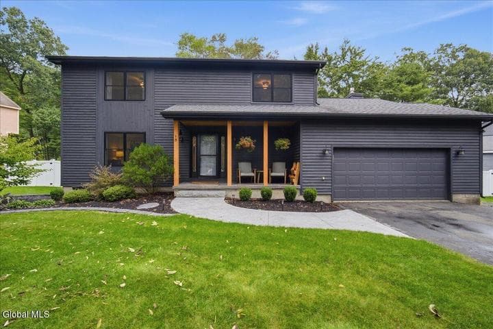 18 Orchard Park Drive, Clifton Park, NY