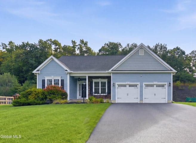 6 Birch Court, North Greenbush, NY, photo 2