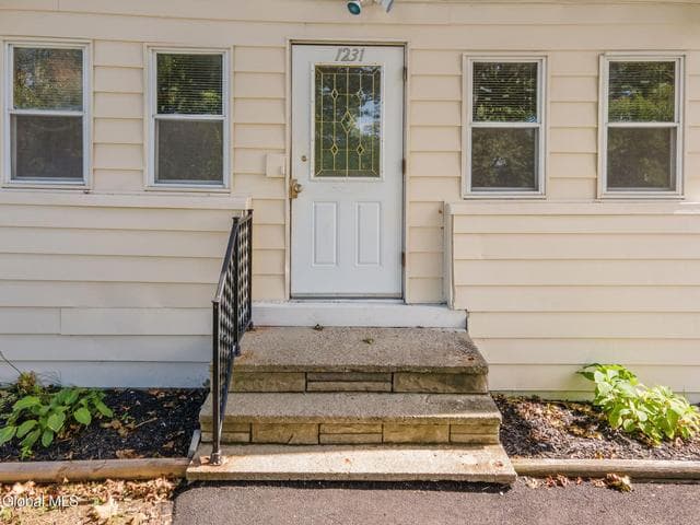 1231 N Westcott Road, Rotterdam, NY, photo 3