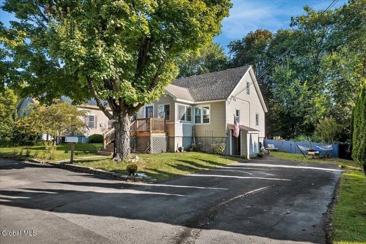 4 Streamview Lane, Wynantskill, NY, photo 2