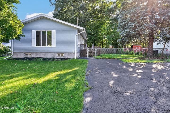 31 Massachusetts Avenue, East Greenbush, NY, photo 3