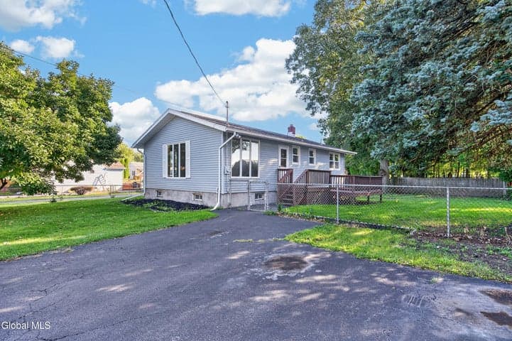 31 Massachusetts Avenue, East Greenbush, NY, photo 2