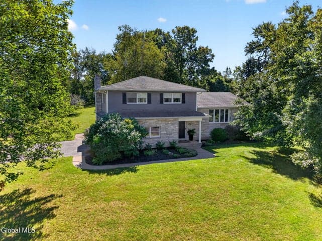 9 Valente Drive, North Greenbush, NY, photo 1