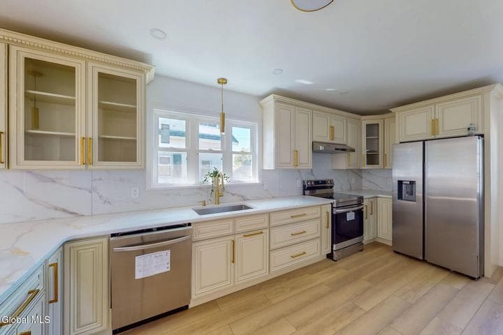 450 Eleanor Street, Schenectady, NY, photo 5