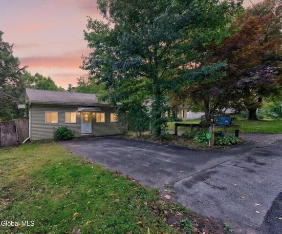 127 Dunsbach Ferry Road, Colonie, NY, photo 2