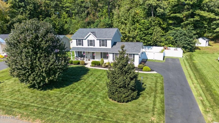 38 Kelly Lane, Halfmoon, NY, photo 4