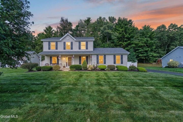 38 Kelly Lane, Halfmoon, NY, photo 2