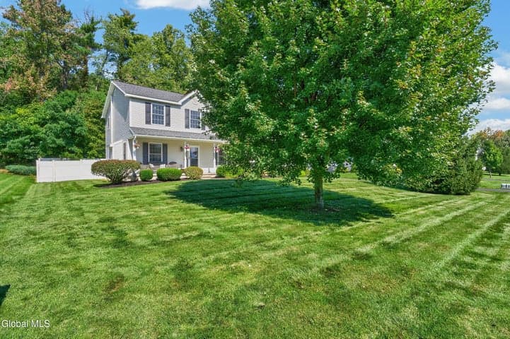 38 Kelly Lane, Halfmoon, NY, photo 3
