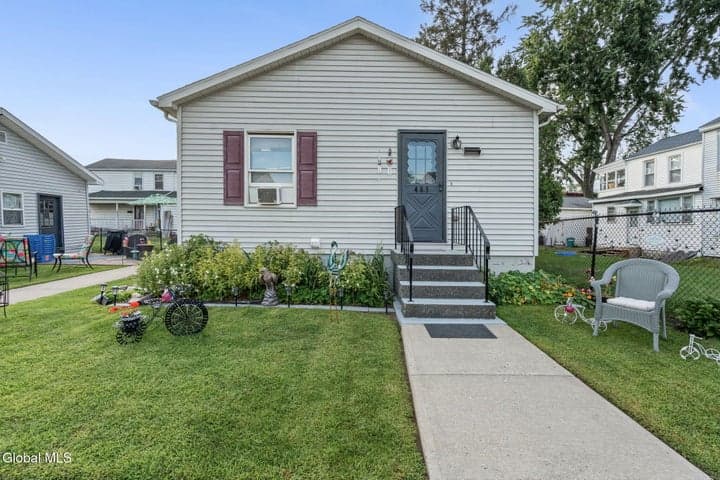 401 14th Street, Watervliet, NY