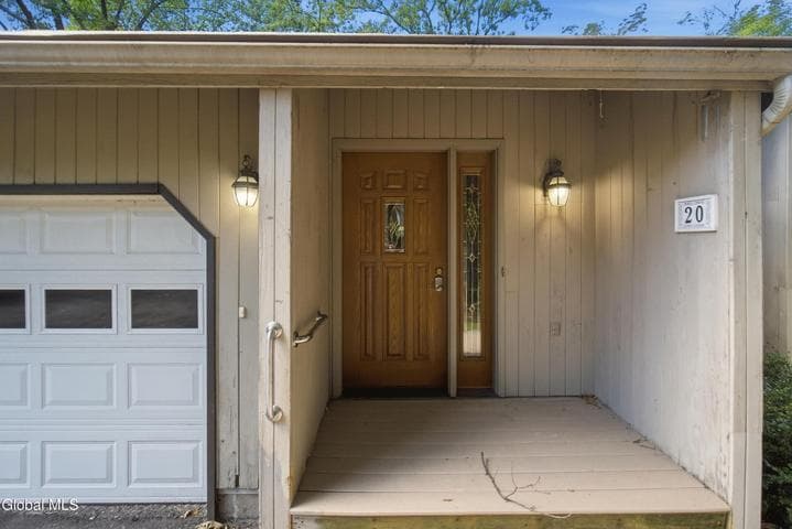 20 W Skyview Drive, Cohoes, NY, photo 3