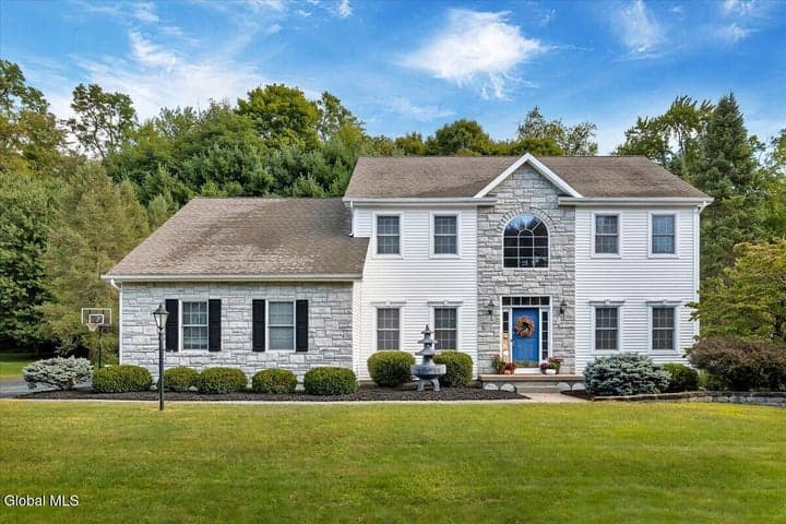 20 Birch Hill Road, Clifton Park, NY