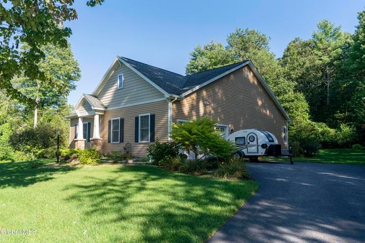 32 Brampton Lane, Northumberland, NY, photo 3