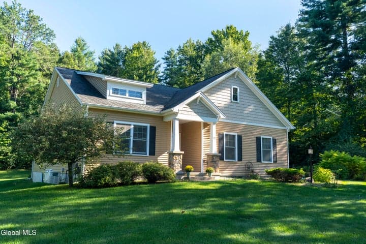 32 Brampton Lane, Northumberland, NY, photo 1