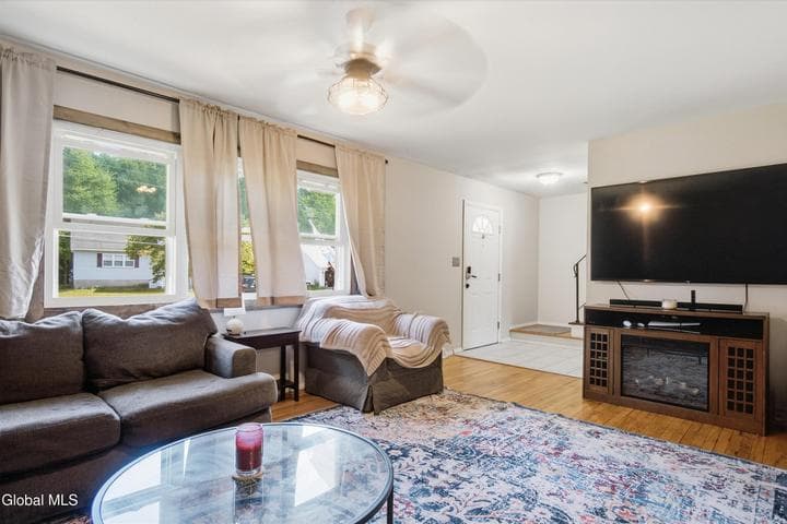 67 Hathorn Boulevard, Saratoga Springs, NY, photo 3