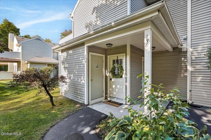 238 Monmouth Way, Halfmoon, NY