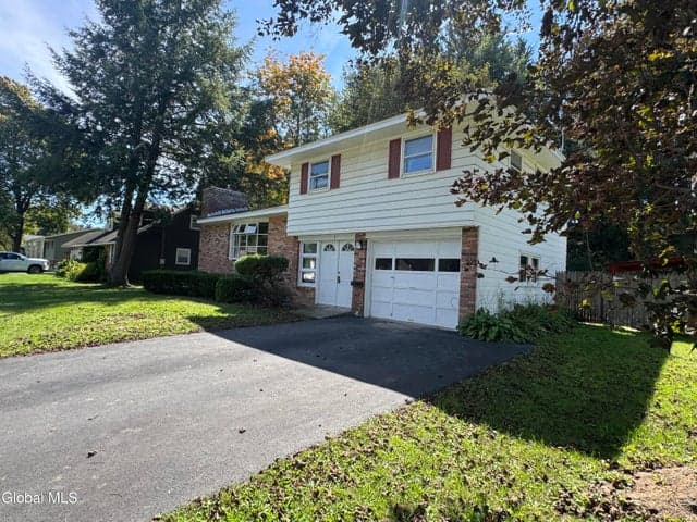 7 Woodside Court, Wynantskill, NY, photo 2