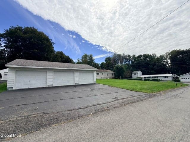 83 Greenwood Avenue, Amsterdam, NY, photo 5