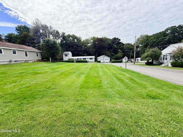 83 Greenwood Avenue, Amsterdam, NY, photo 3