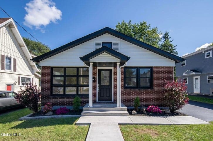 7 Delafield Drive, Colonie, NY