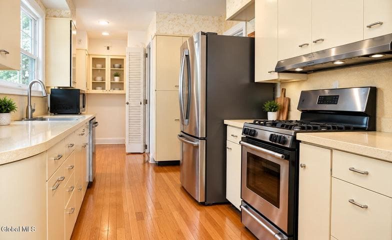 18 Fleetwood Avenue, Albany, NY, photo 4