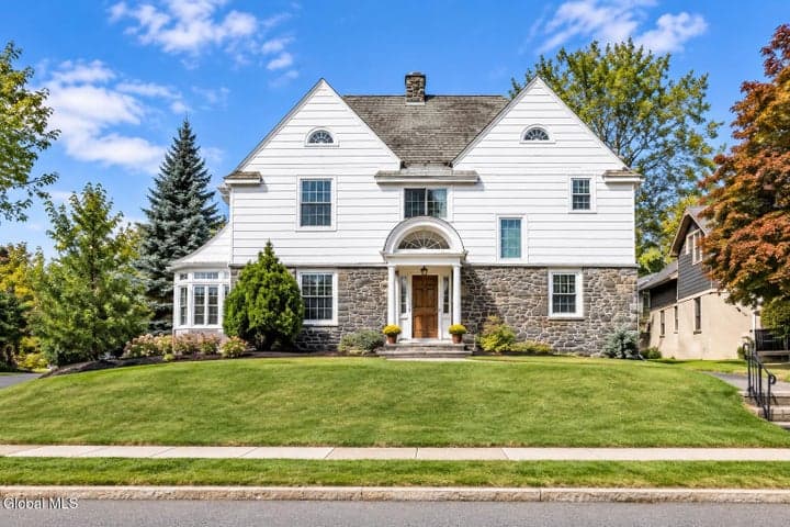 18 Fleetwood Avenue, Albany, NY
