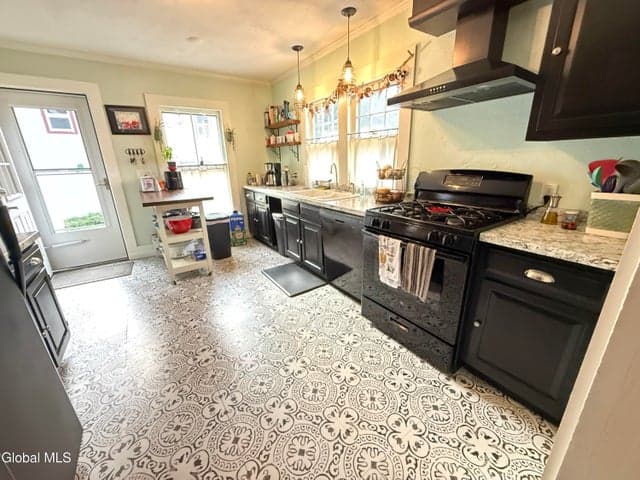 28 Gage Avenue, Glens Falls, NY, photo 2