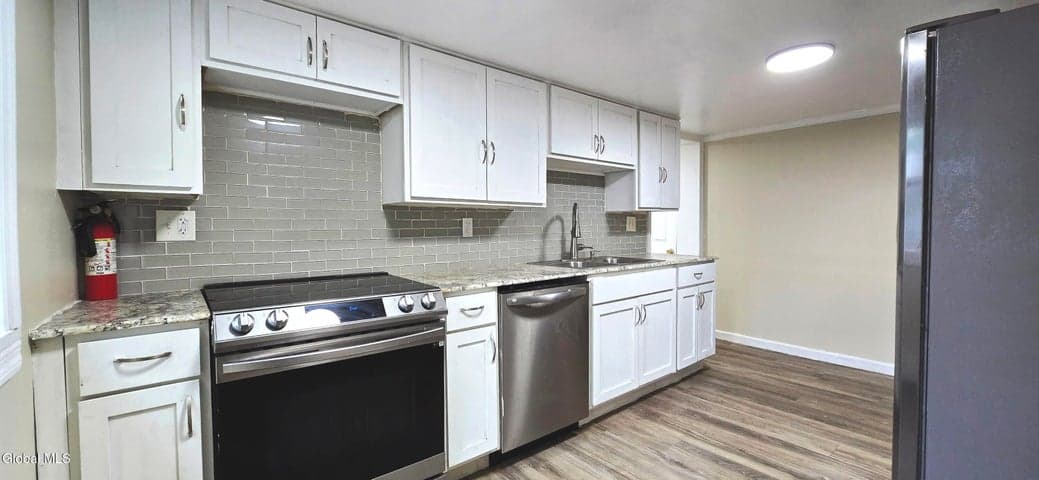 31 McNutt Avenue, Colonie, NY, photo 5