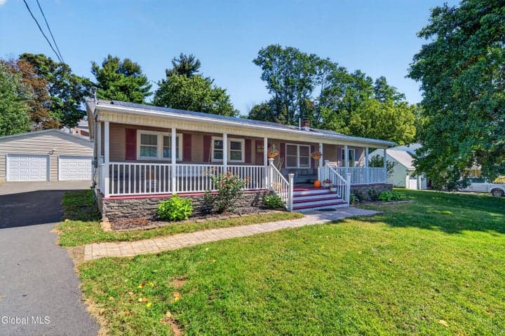 10 Kitty Lane, East Greenbush, NY, photo 1
