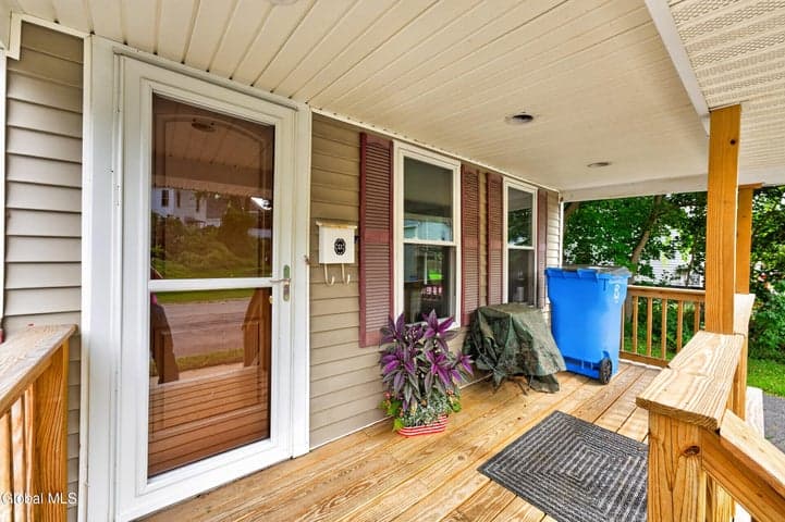 11 Burton Street, Johnstown, NY, photo 4