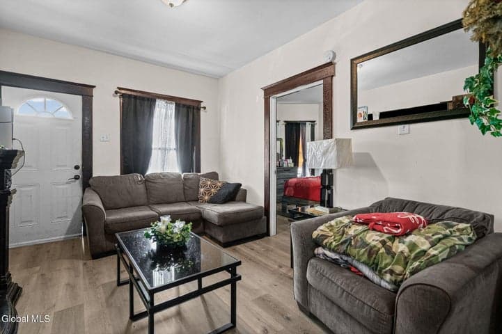 41 Lincoln Avenue, Amsterdam, NY, photo 3