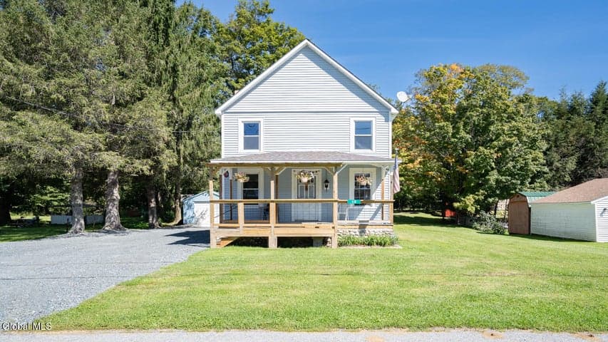 10 Railroad Avenue, Berlin, NY, photo 1