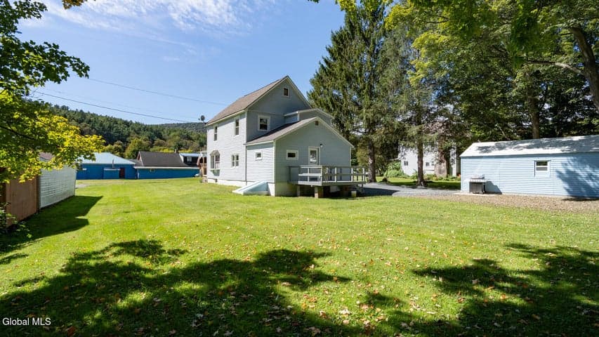 10 Railroad Avenue, Berlin, NY, photo 2