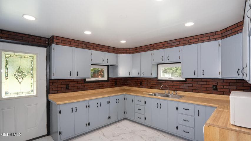 10 Railroad Avenue, Berlin, NY, photo 3