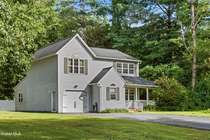 4 Columbine Avenue, South Glens Falls, NY, photo 2