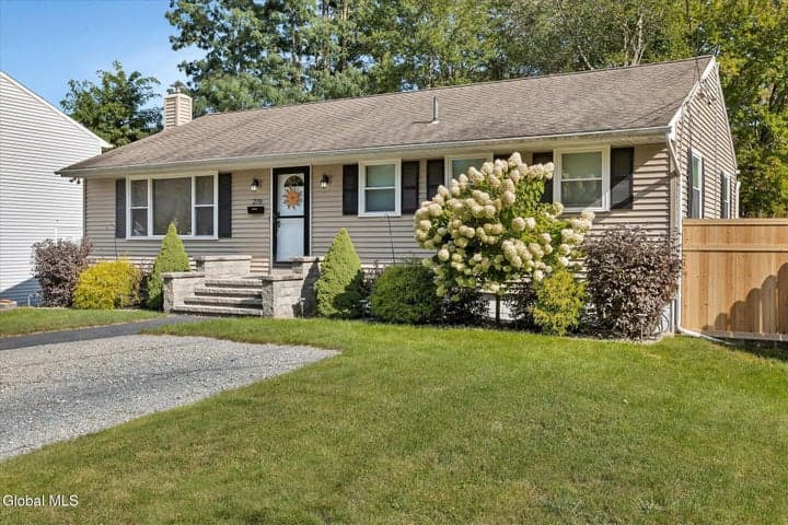 270 Daniels Avenue, Schenectady, NY