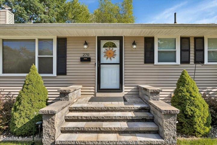 270 Daniels Avenue, Schenectady, NY, photo 3