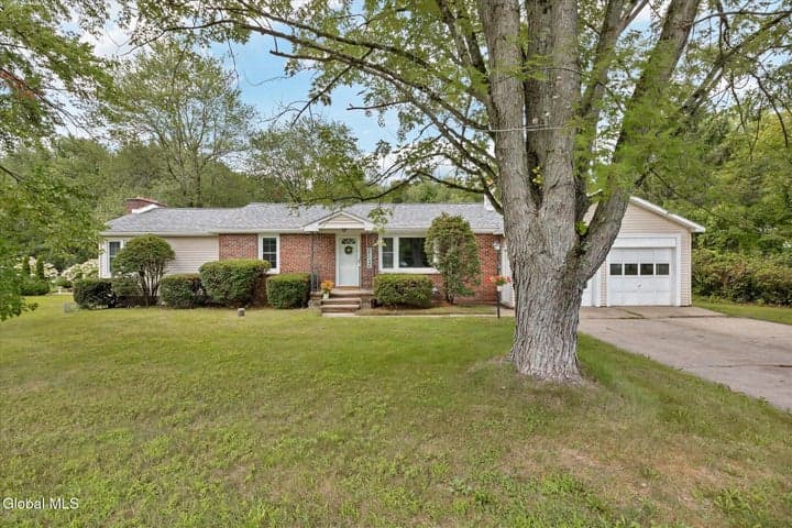 443 Gansevoort Road, Moreau, NY