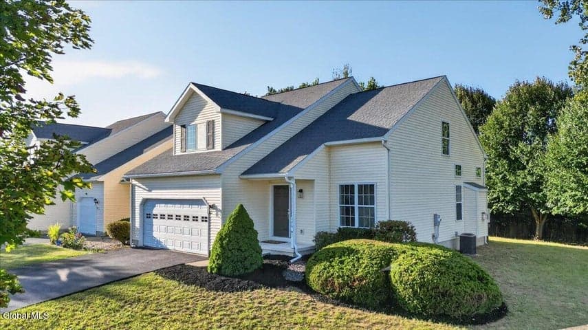28C Pointe West Drive, Halfmoon, NY, photo 2